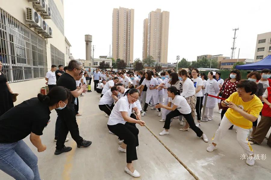 三原县医院庆祝“5.12”国际护士节拔河比赛
