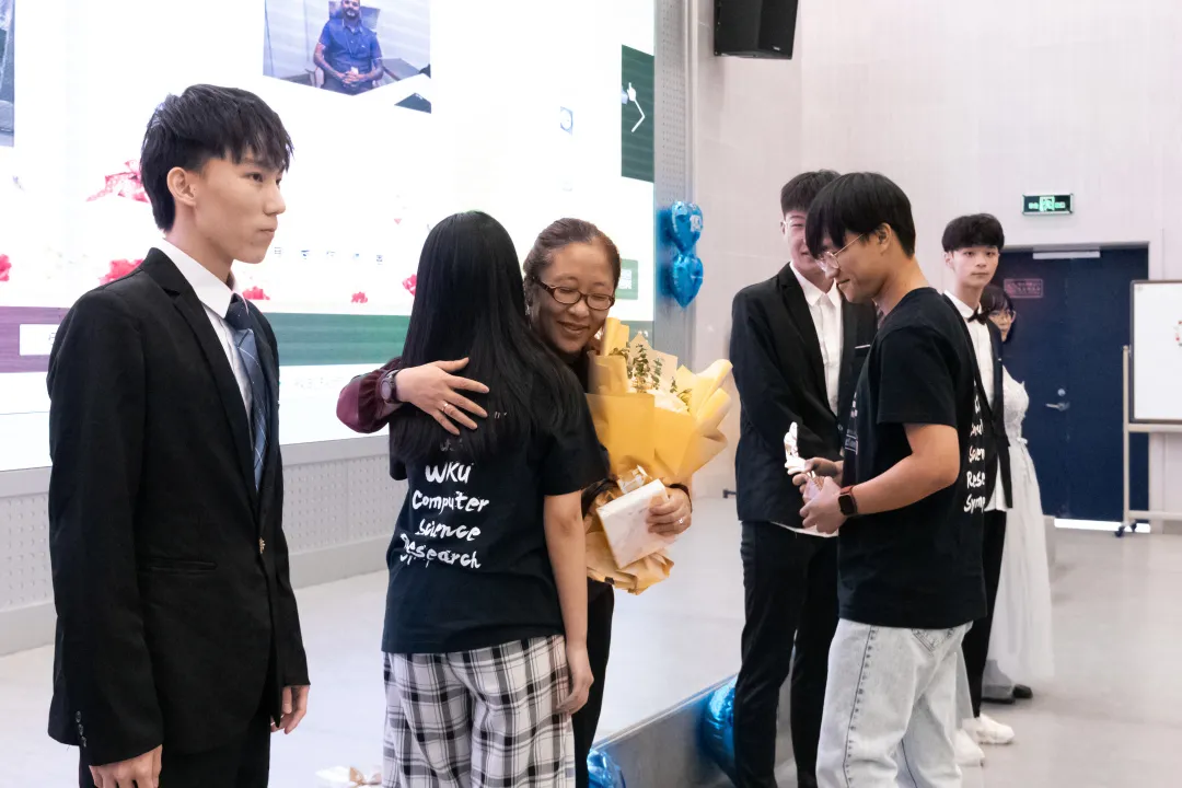 温肯理工学院举行首届CS技术研究研讨会,透露不少小秘密