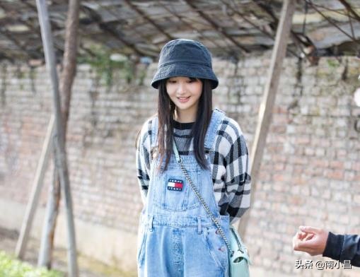 不容|“德不优法不容” 广电时评批郑爽:不给劣迹者机会