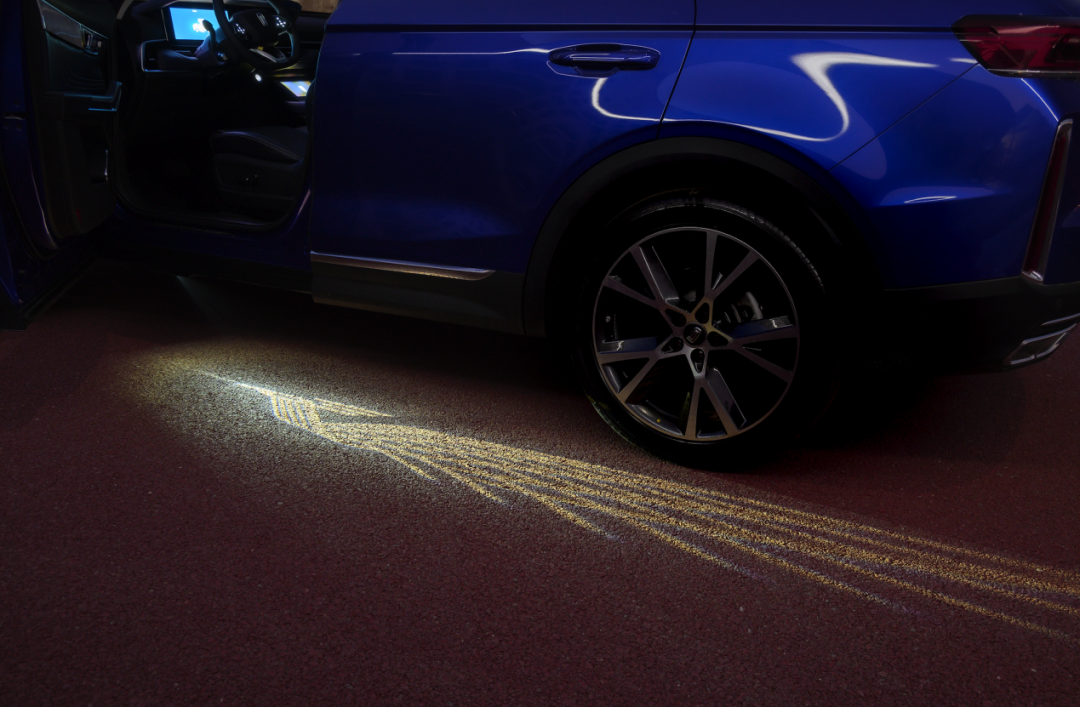 多了20项配置，奔腾T99机长版其实只比普通版顶配多花1万5