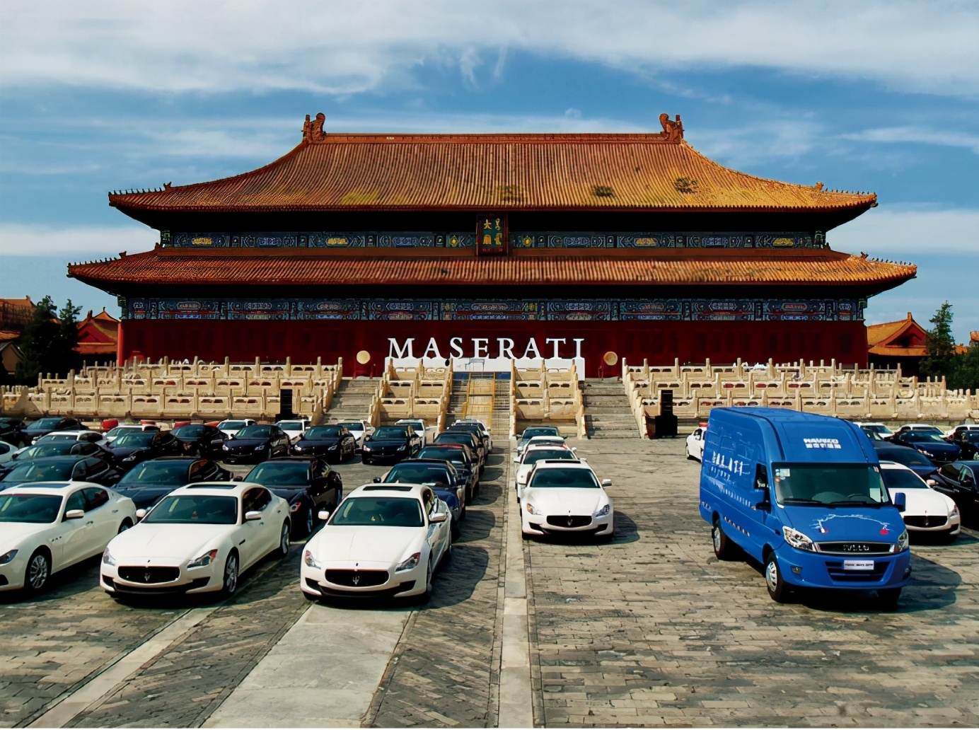 涂鴉秀！豪車巡游！中意文化周火熱開幕，依維柯歐勝閃耀魔都