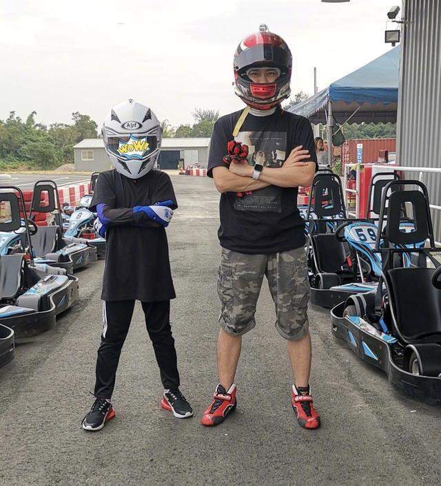 林志颖为12岁儿子庆生，Kimi身高直逼爸爸妈妈，父子同框像兄弟