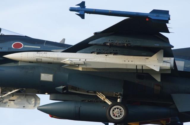 又一款鹰击导弹被外国仿制，射程高达1000千米，速度超过5马赫