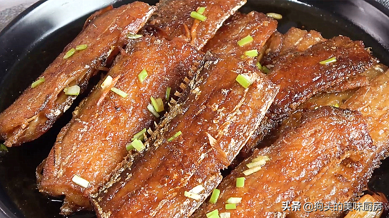 我家带鱼从不油炸，用这个做法又香又酥，不腥不腻，下饭必备