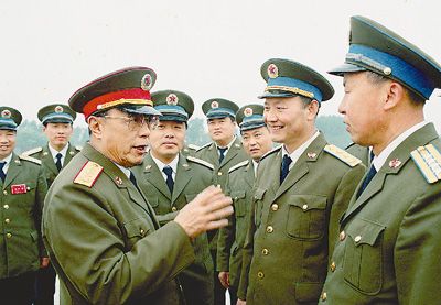 这位上将在家排行十二，其父堪称中国“模范教育之父”，12个子女皆英烈