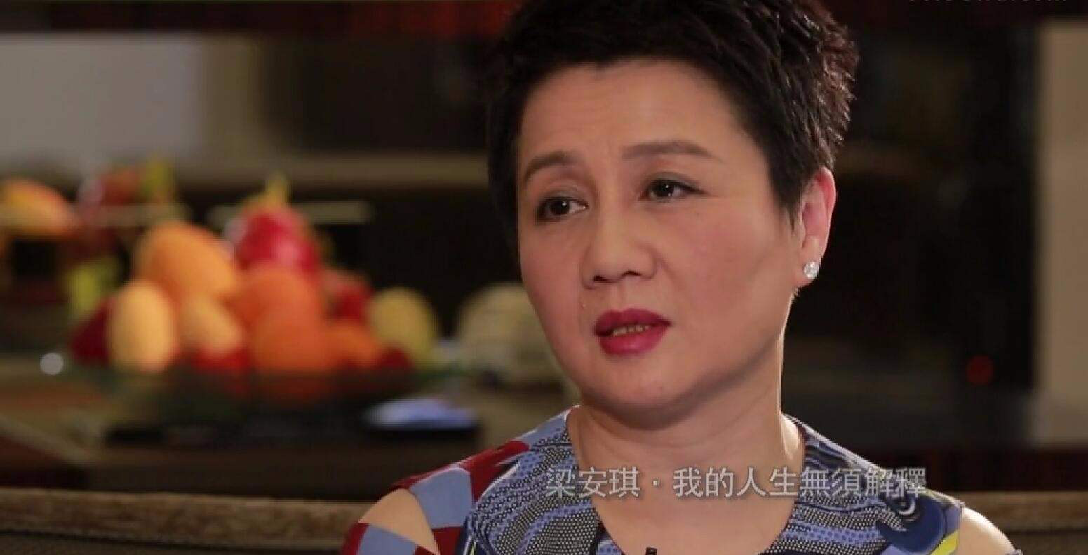 奚梦瑶自曝婆婆梁安琪生5胎全剖且不坐月子，难