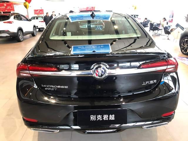 2021款别克君越，轴距2905毫米，2.0T+9AT，稳重