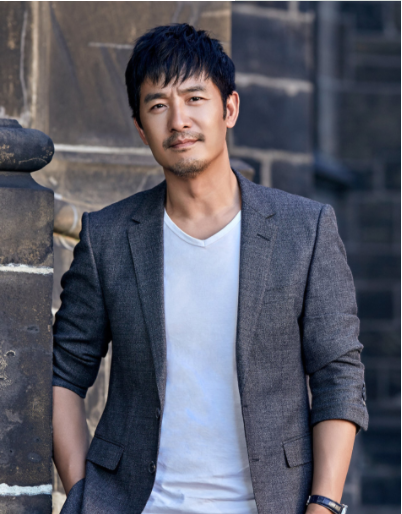 弟弟获东京影帝，哥哥凭《伪装者》走红，却无