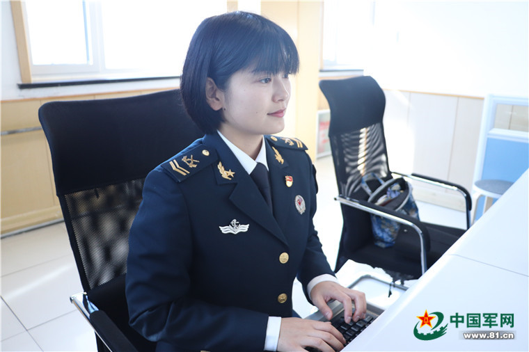 “信鸽”总动员，这里有女兵最青春的模样