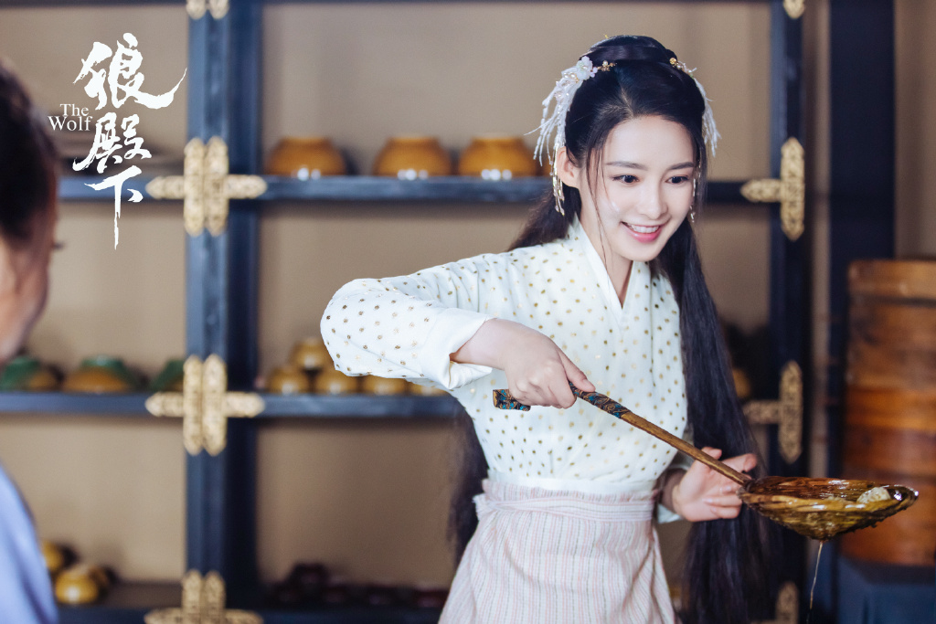 李沁的礼服，又又又翻车了
