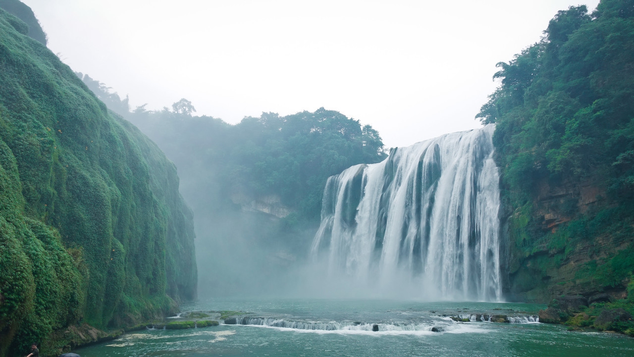 庐山瀑布：被誉为中国最秀丽的十大瀑布之一