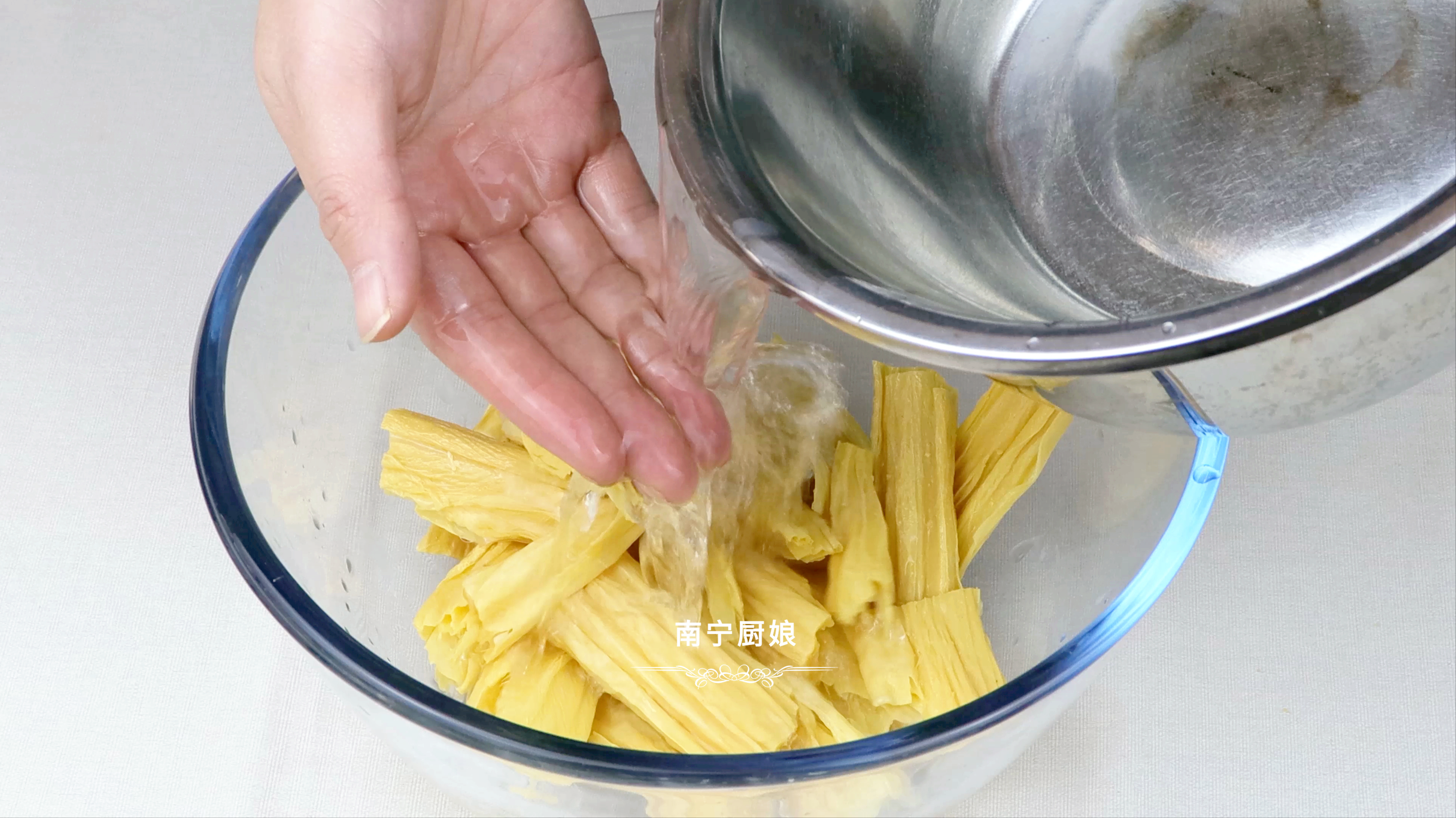 買腐竹時，選顏色“深”的還是“淺”的？ 終於搞明白了，別買錯了