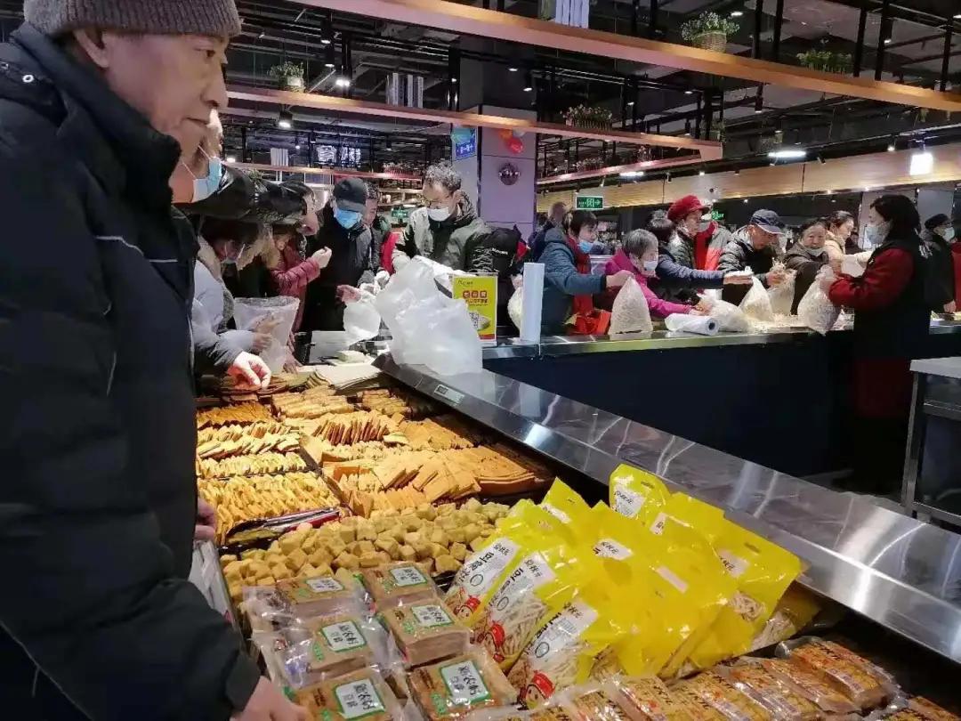 情缘一线牵，世纪华联豆状元再度携手踏征程