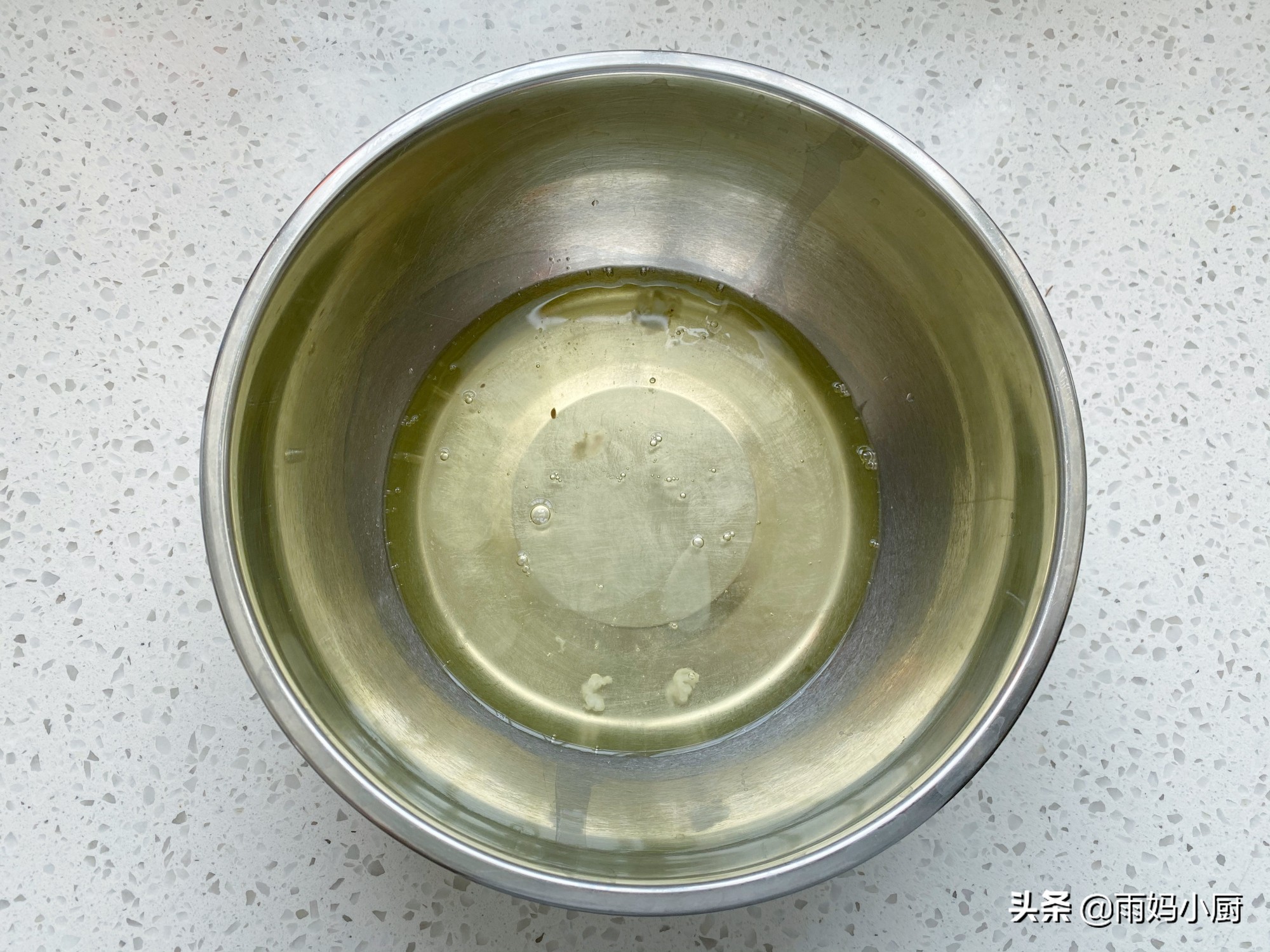 清明踏青時節，分享一款方便攜帶的鹹奶油蛋糕，清爽美味好吃不膩