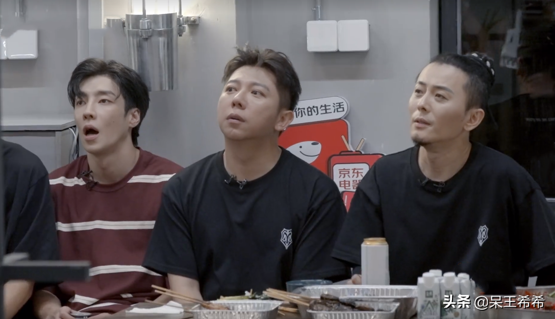 《披荆斩棘的哥哥》又有两位选手淘汰，观众不满的GAI仍留在舞台