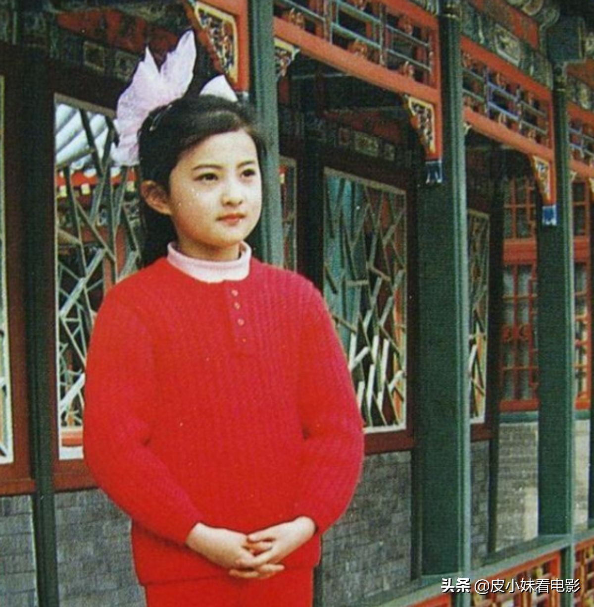 著名童星金銘：9歲爆紅成團(tuán)寵、在巔峰時(shí)退圈，她都經(jīng)歷了什么？
