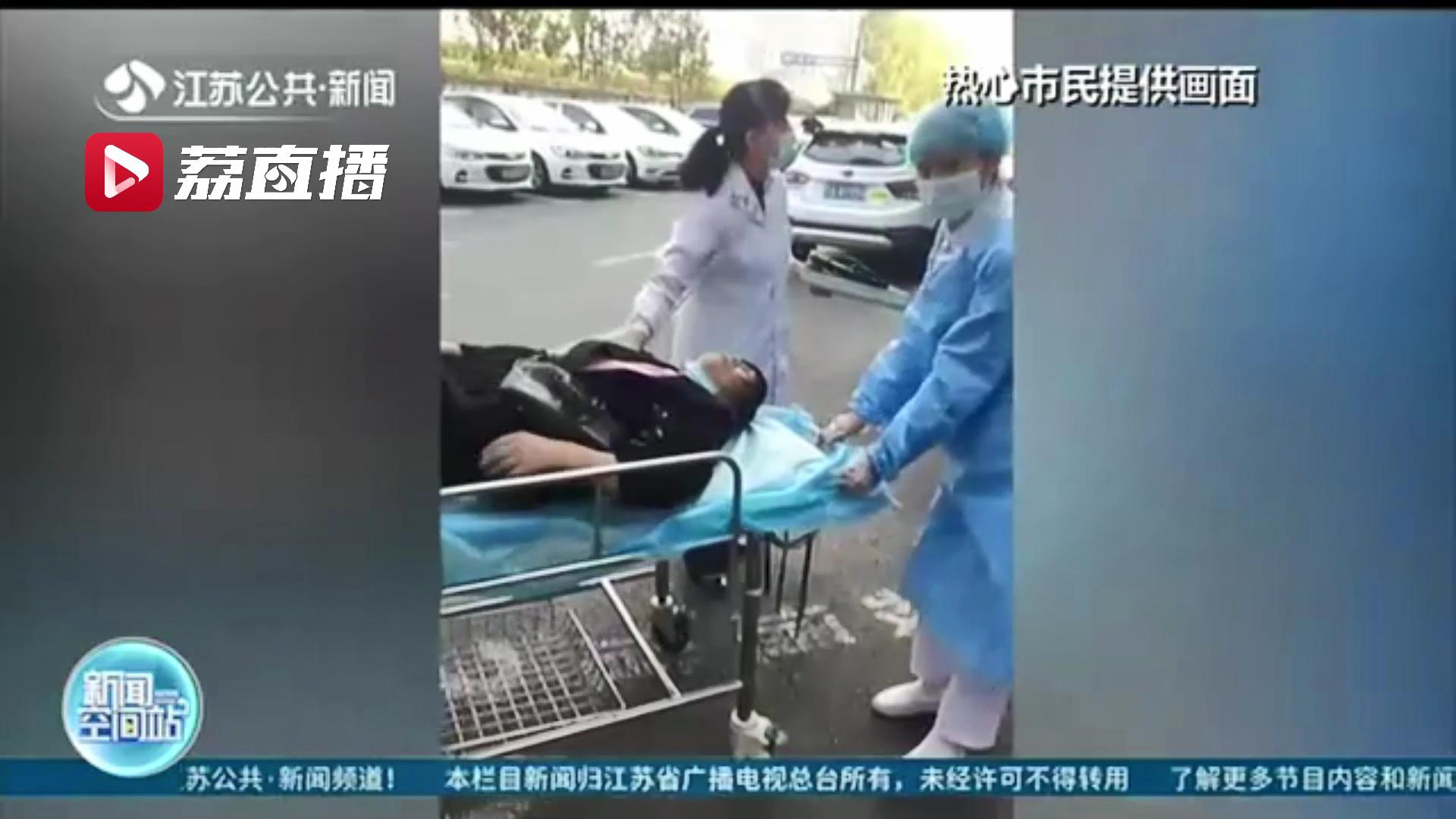 救人之后，南京这群热心的司乘又当起了带娃“保姆”