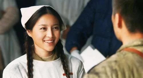 新版《亮剑》彻底凉凉护士穿裙子忍了，但秀芹