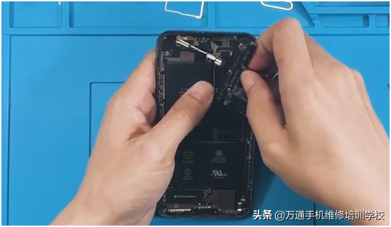 iPhone X白苹果无限重启，一步步维修，最终靠工作经验迅速寻找难题点