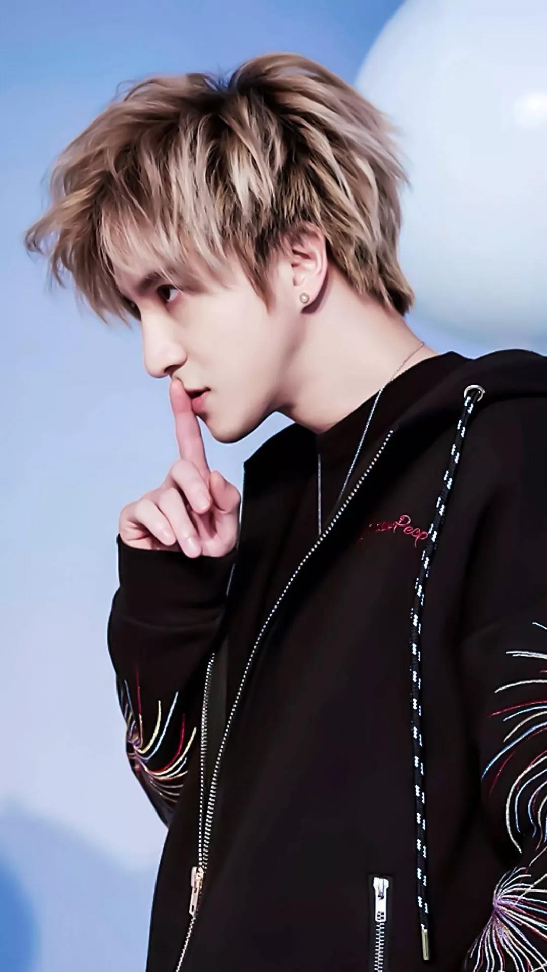 薛之谦手机高清壁纸丨我喜欢你,穷极所思,可赴万里.