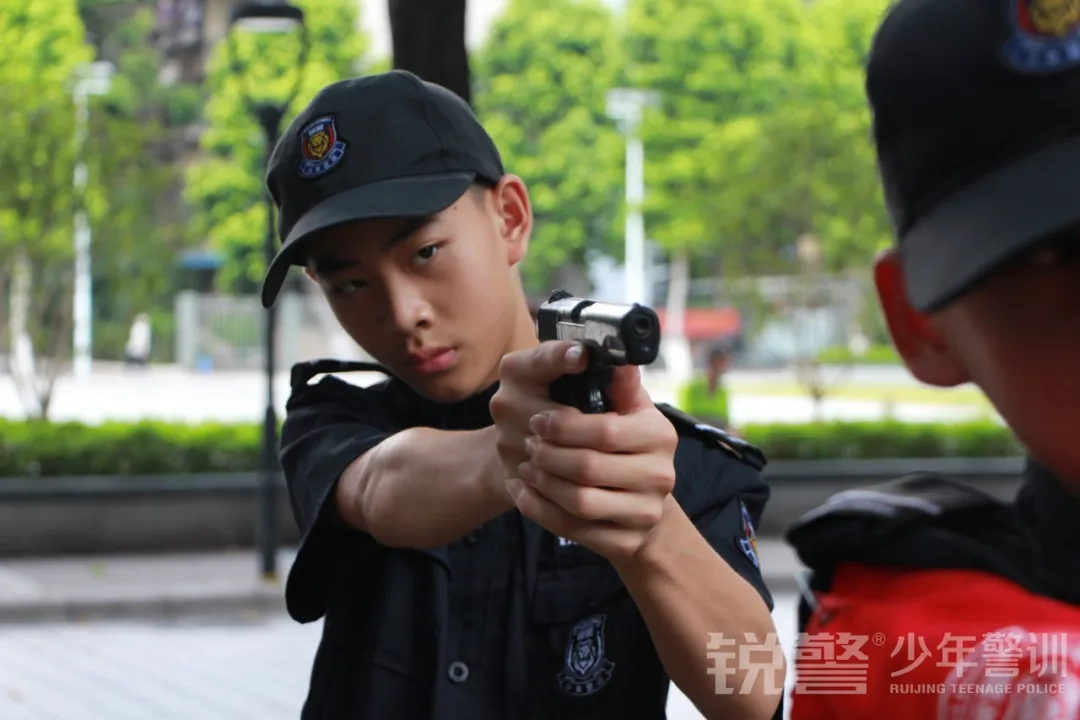 广东警官学院少年警训夏令营：这是成长该有的样子