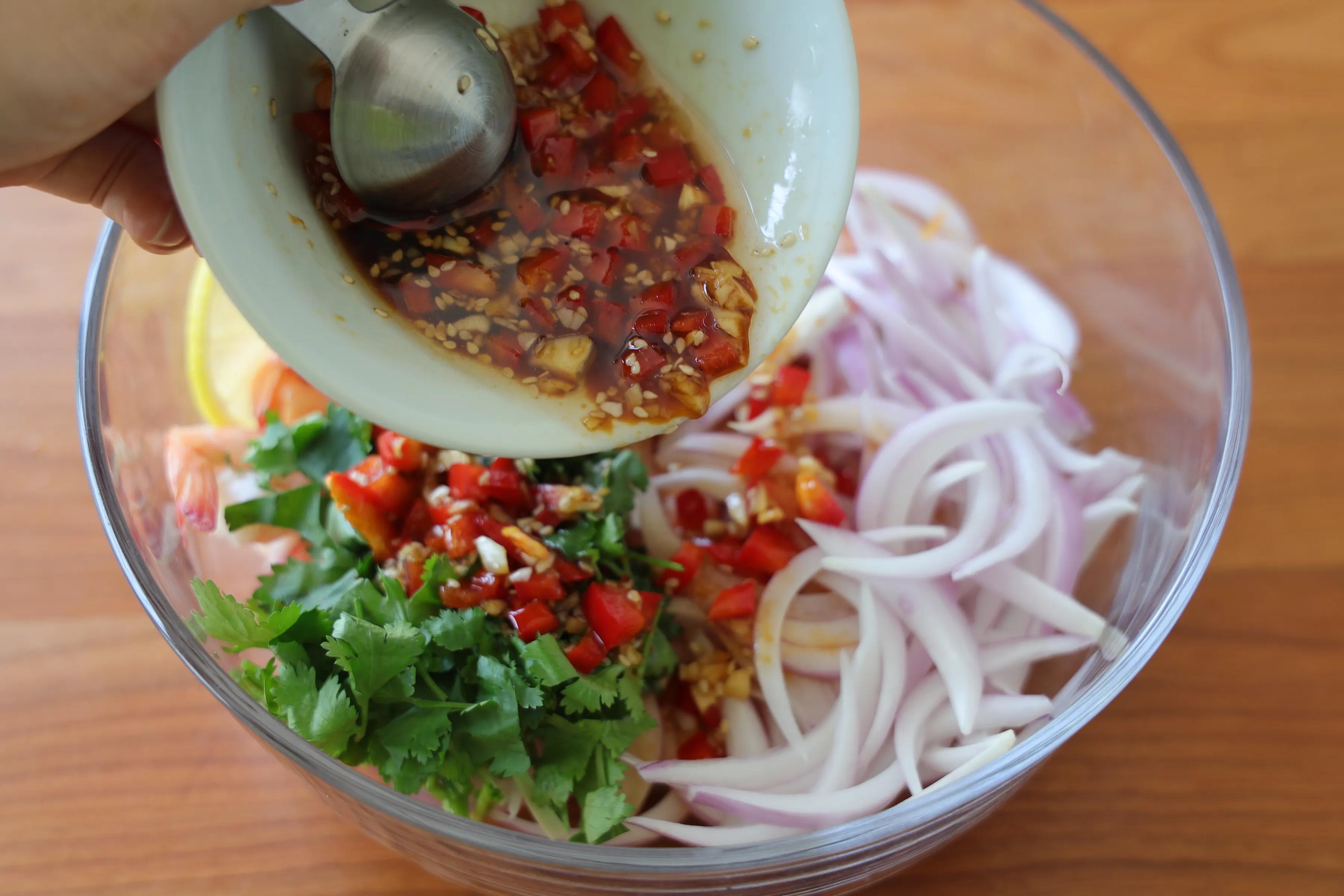 天气热，大虾我家就爱这么做，清新解腻酸爽开胃，一人一盘不过瘾