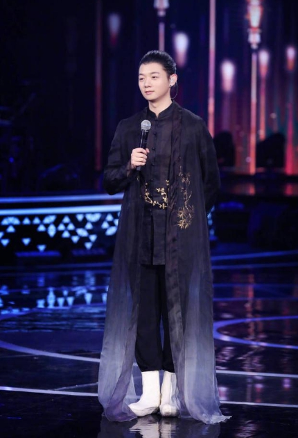 有一种整容叫霍尊留短发，和长发时判若两人，