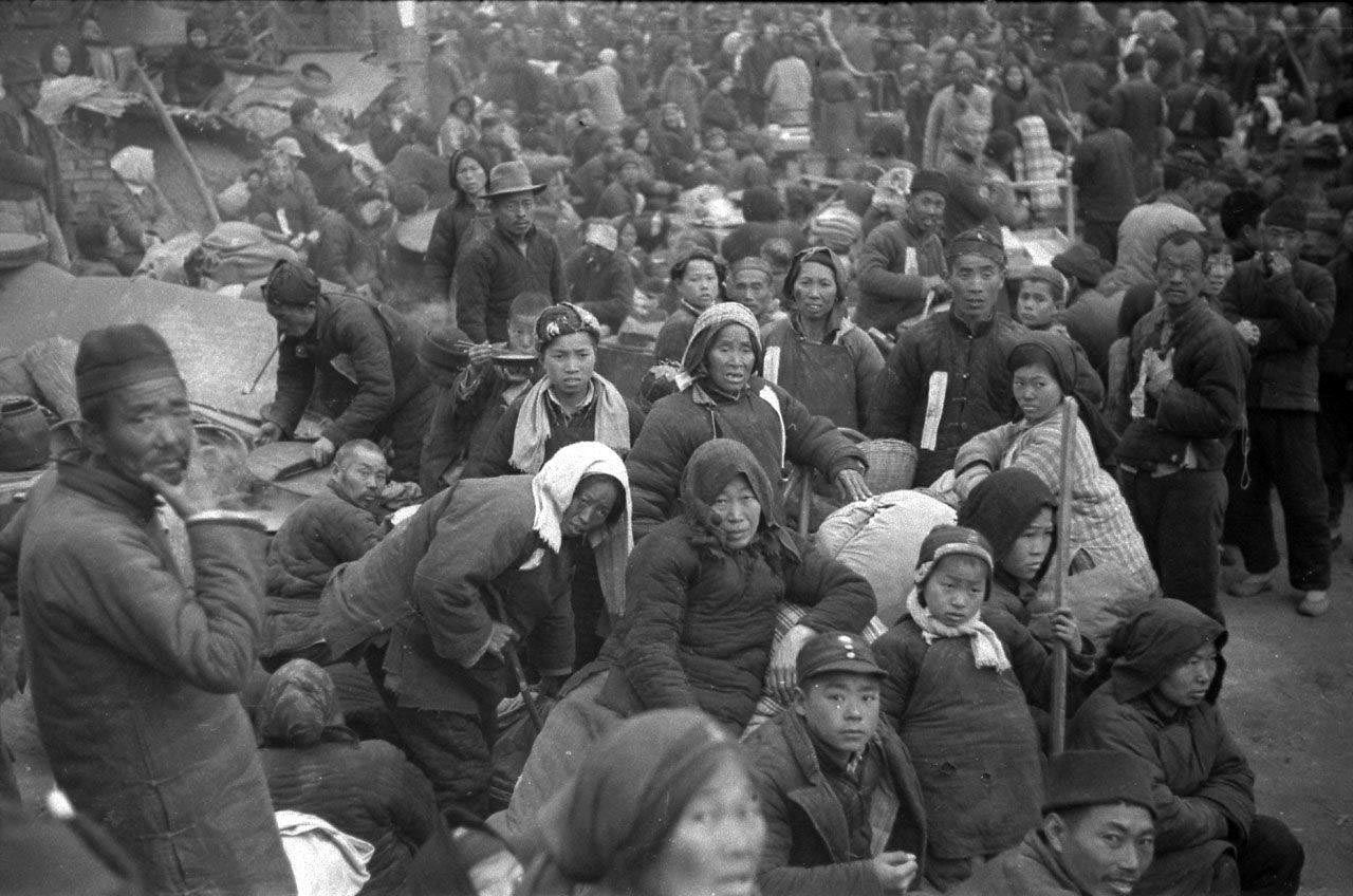 大饥荒是哪年(1942年河南大饥荒：路上的树皮都被剥光，看得让人触目惊心)