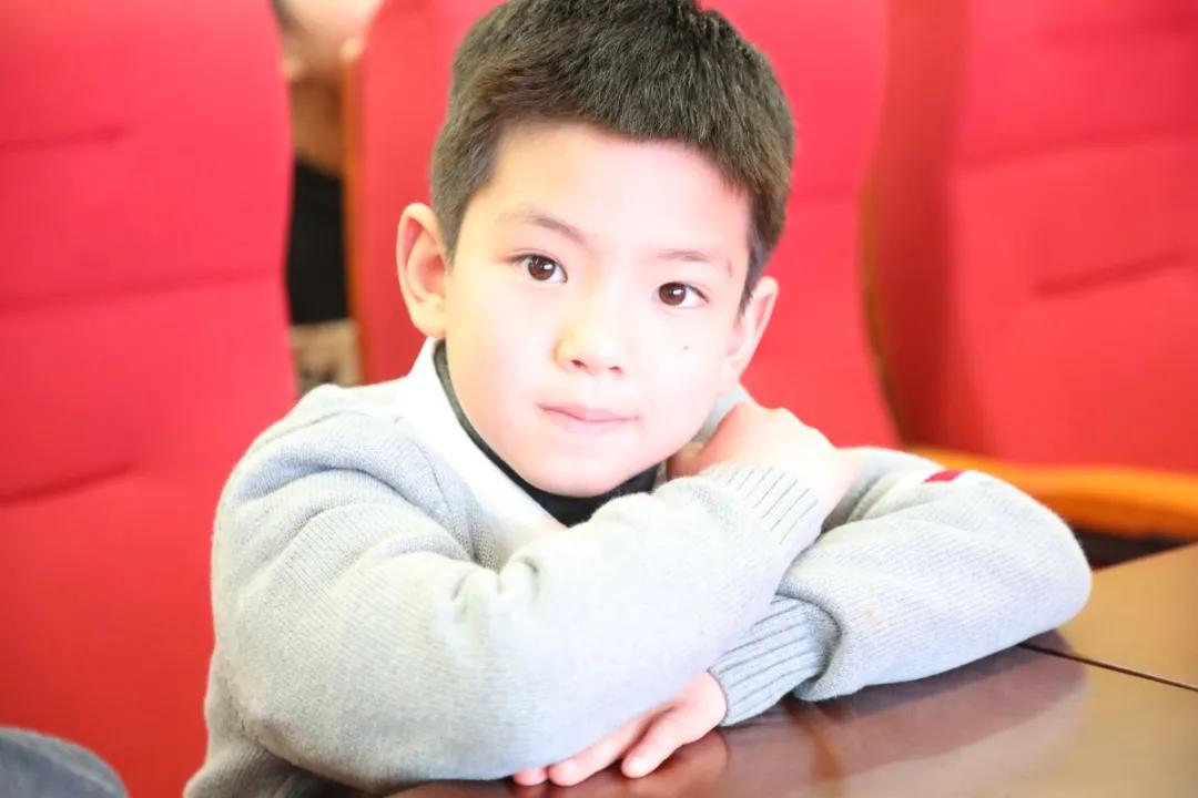 学习雷锋好榜样——成都市华阳中学附小开展爱国主义教育序列活动