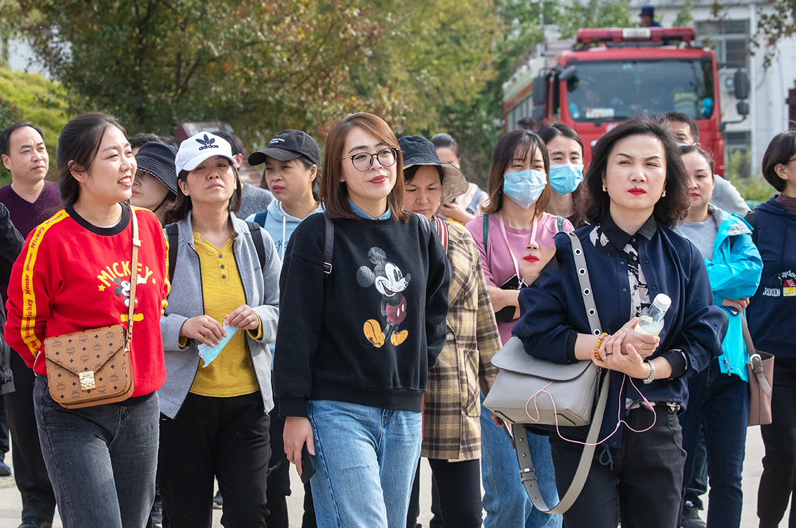 中國(guó)鄉(xiāng)村旅游新殺出一匹“黑馬”，人們都往這跑，深秋旅游真火爆