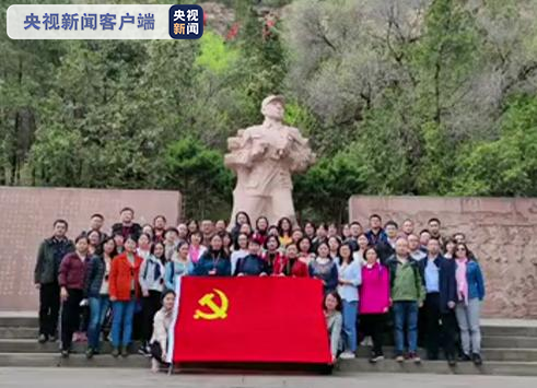 动车旅客突发疾病 遇上55名医生 上演“饱和式救援”