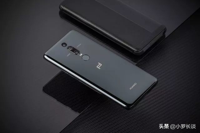 从12999降到1499元，华为保时捷机型，鸿蒙OS+徕卡三摄