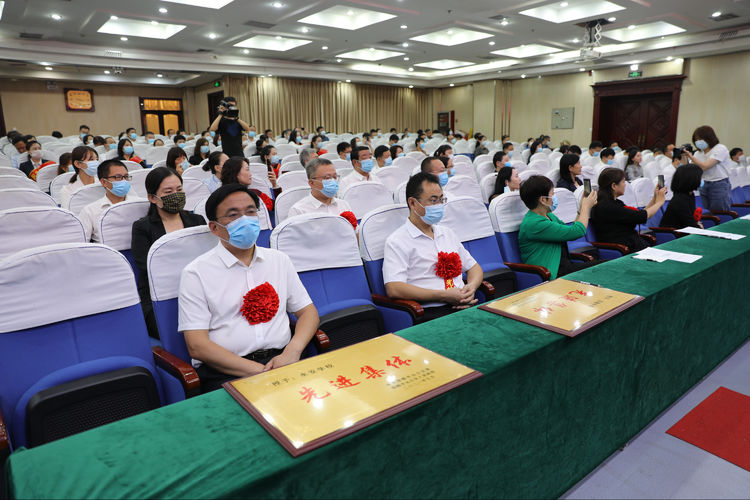 叢臺區(qū)永安中學慶祝第37屆教師節(jié)(圖6)