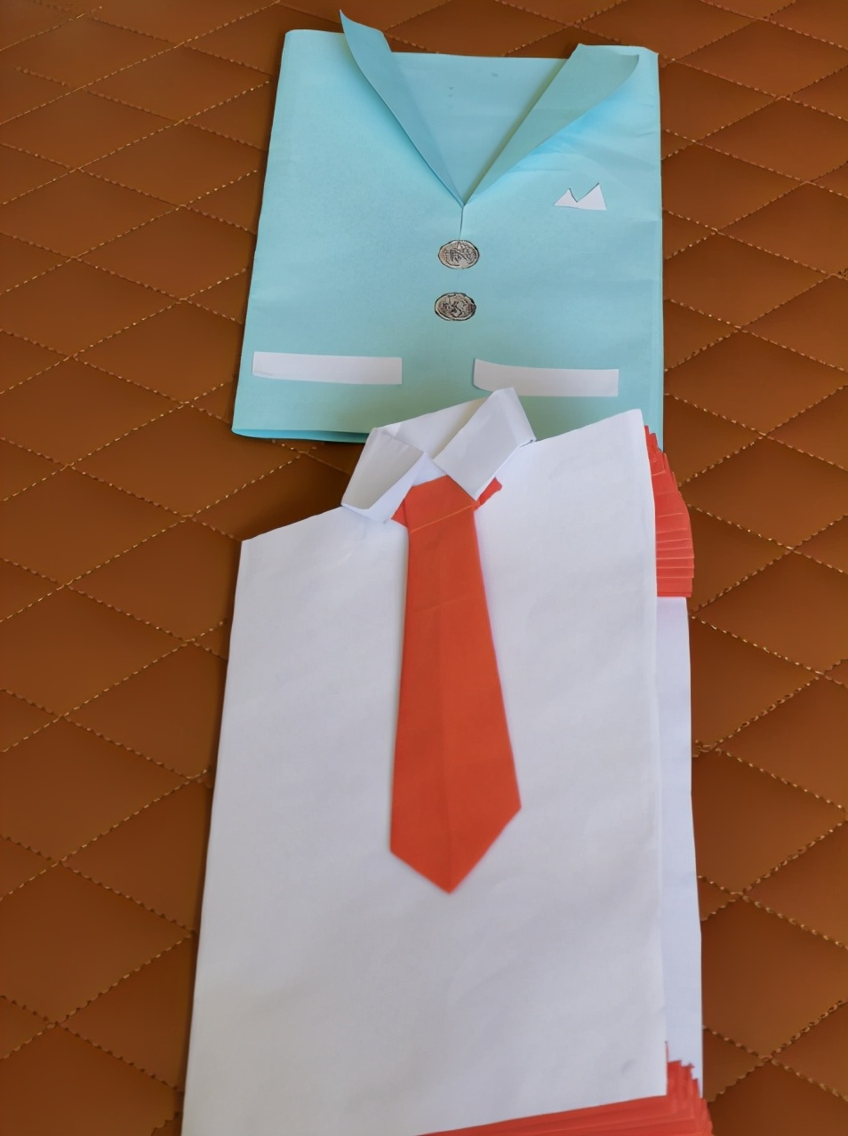 田亮晒父亲节礼物，森碟用彩纸折衬衫给爸爸表白：世界上最好的爸