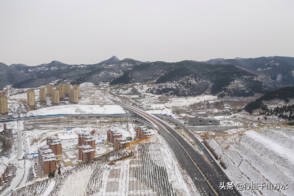 Jinan snowed, boat takes new city of Jinan the eastpart part, take the beautiful scenery after you watch snow