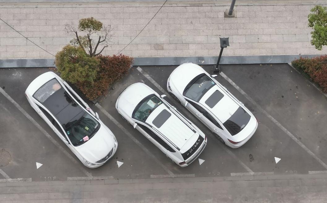 停車時“車頭朝外”和“車頭朝內”區別大嗎？聽老司機說完才明白
