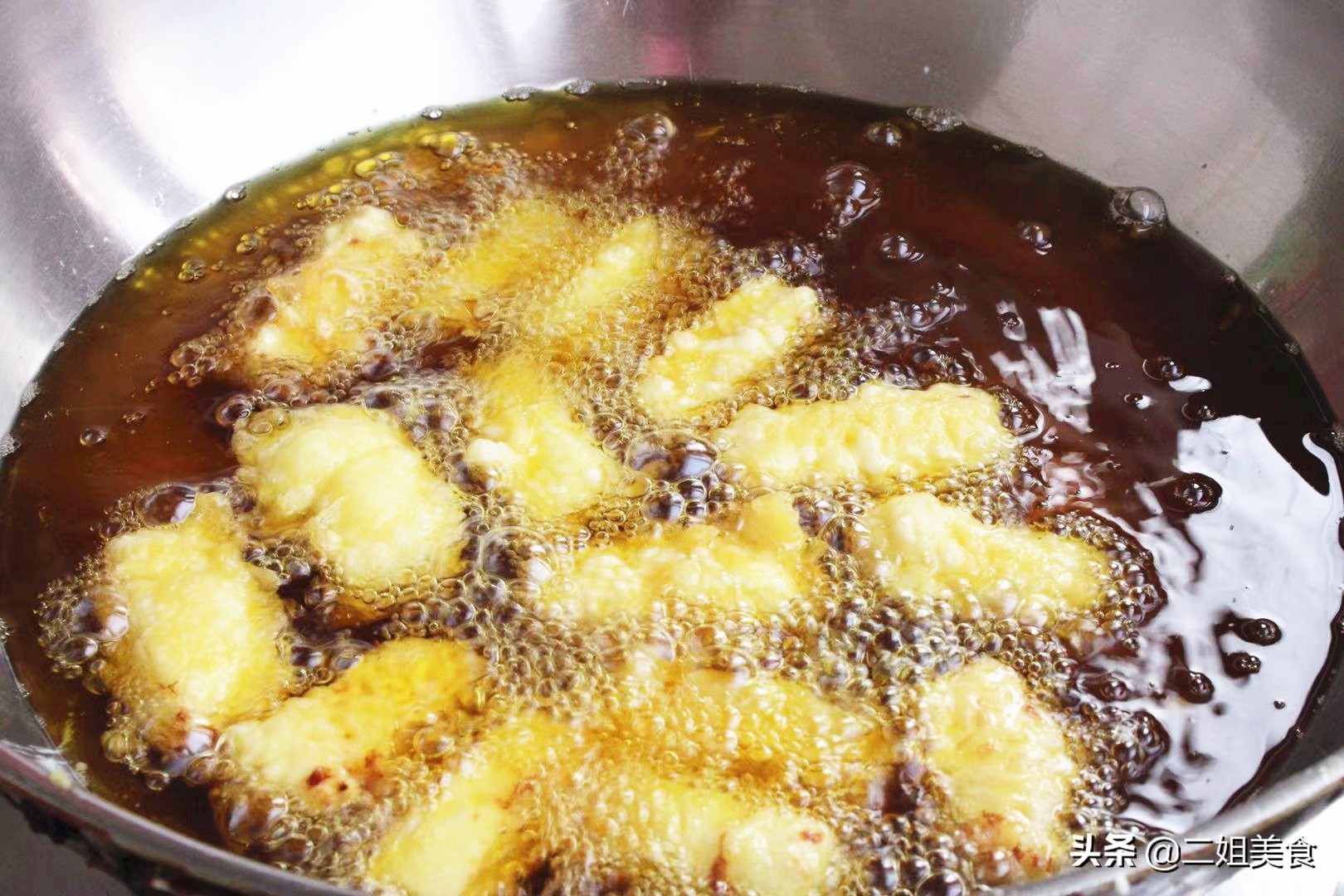 做脆皮炸鲜奶，可不是裹面包糠，教您正宗做法，外酥里嫩，真好吃