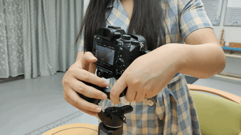 如果你準(zhǔn)備拍好視頻，先從飛宇A(yù)K2000c穩(wěn)定器開始