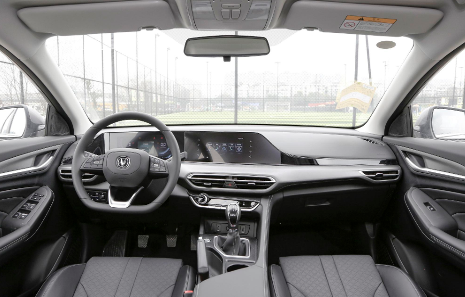 长安逸动plus评测，底盘，动力，空间不输同级合资车