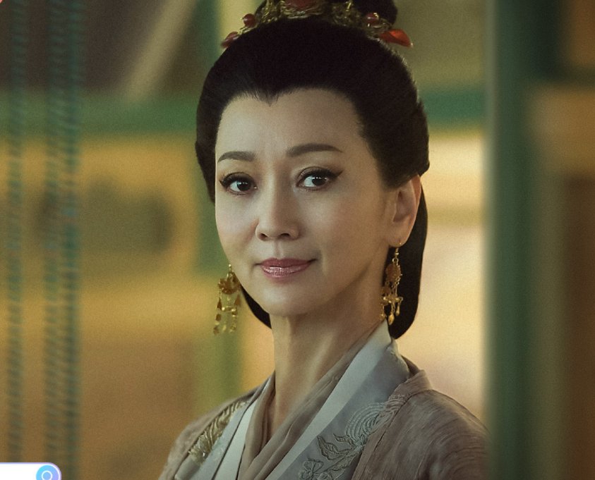 女神赵雅芝，远没你想象的那样单纯，三段情史无缝衔接，她凭什么
