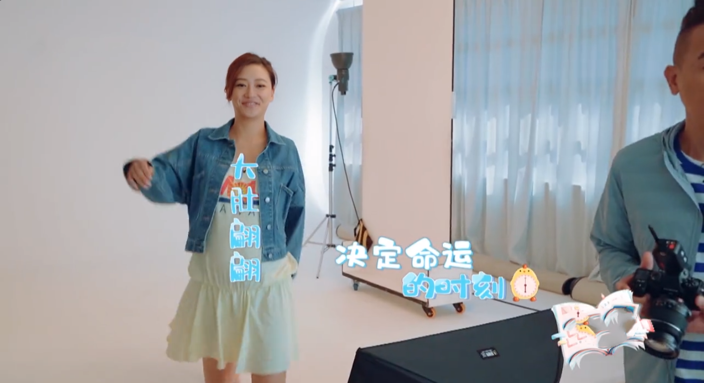 攝影小白陳小春為給應采兒、小小春、HOHO拍照，學習新技術