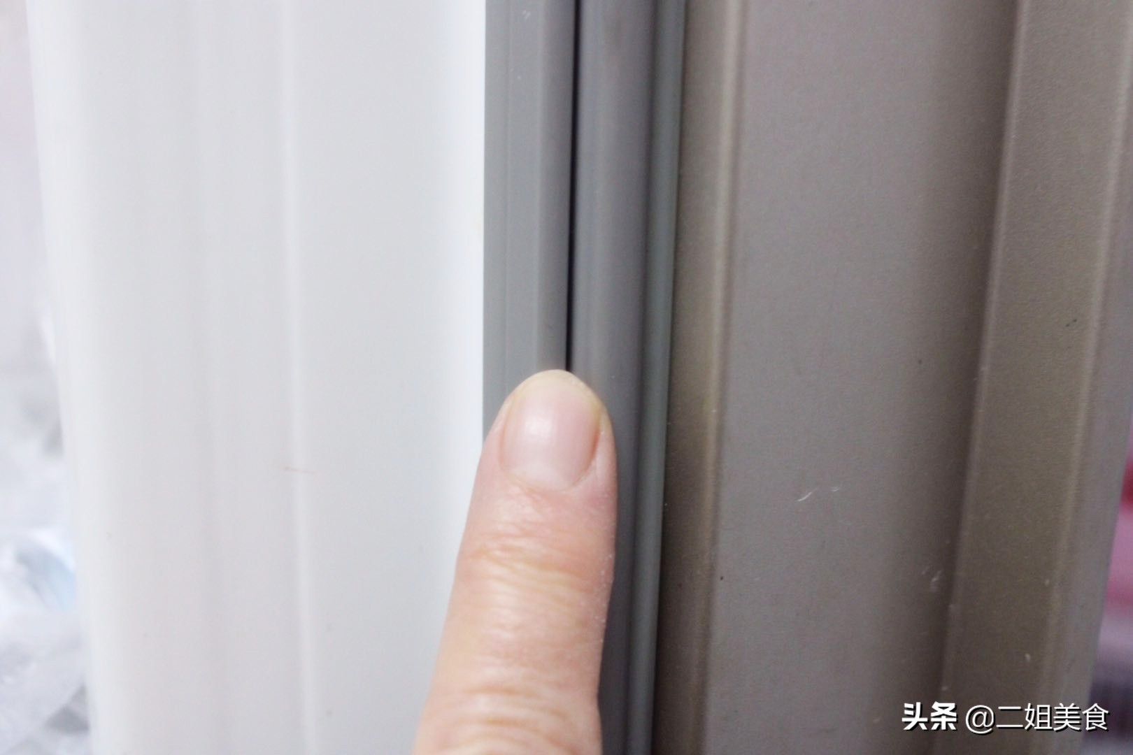 保存食物的冰箱裡放一張紙，太聰明了，用途花錢買不到，真實用