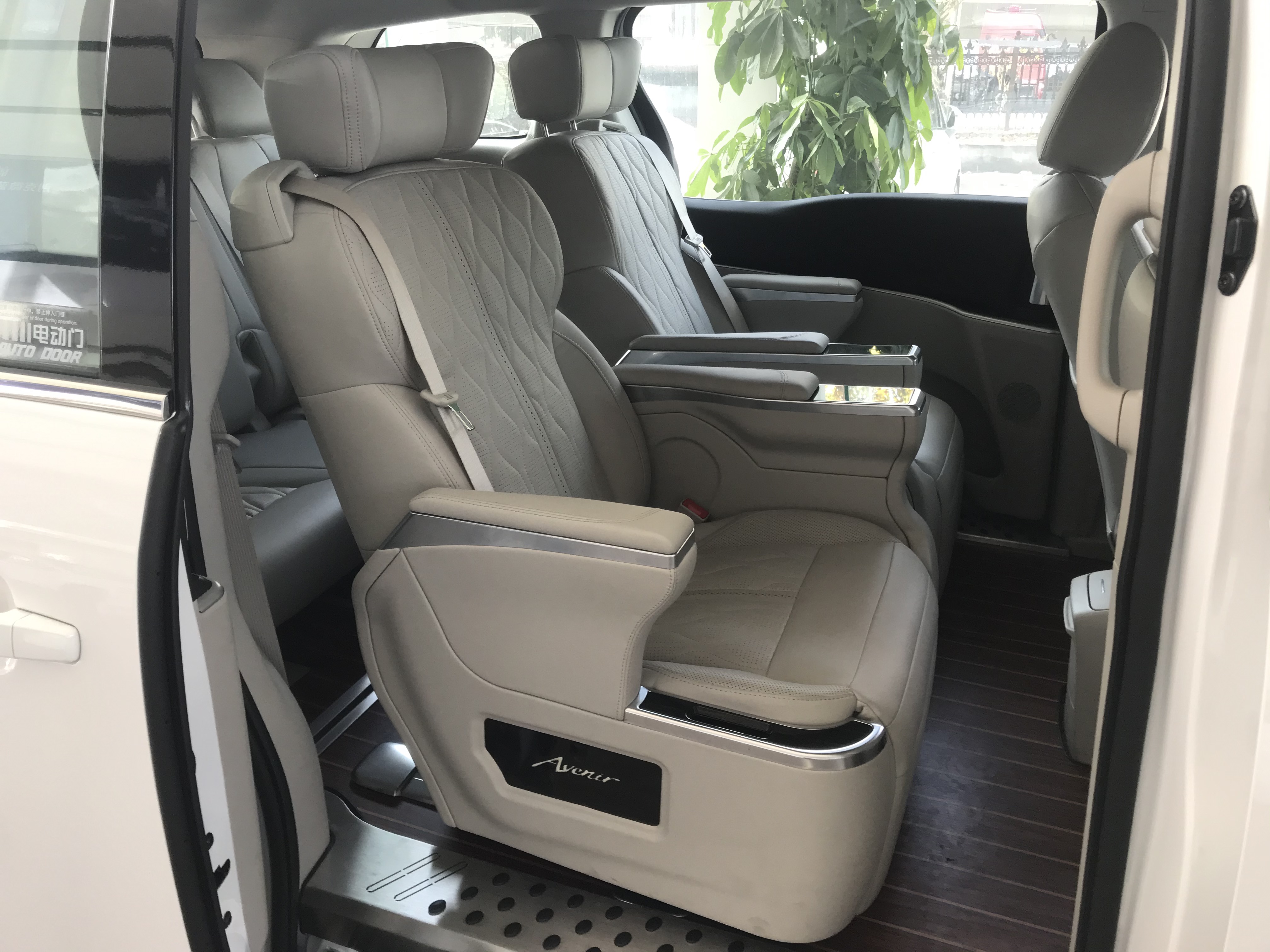 陆地公务舱的别克gl8优惠能有多少