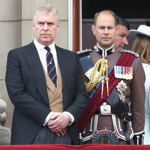 哈里梅根或回英国参加爷爷葬礼，民众：骂完王