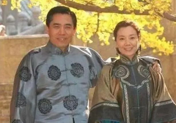 陈宝国：一段婚姻一个孩子，与妻子相爱47年，儿子也是男一号
