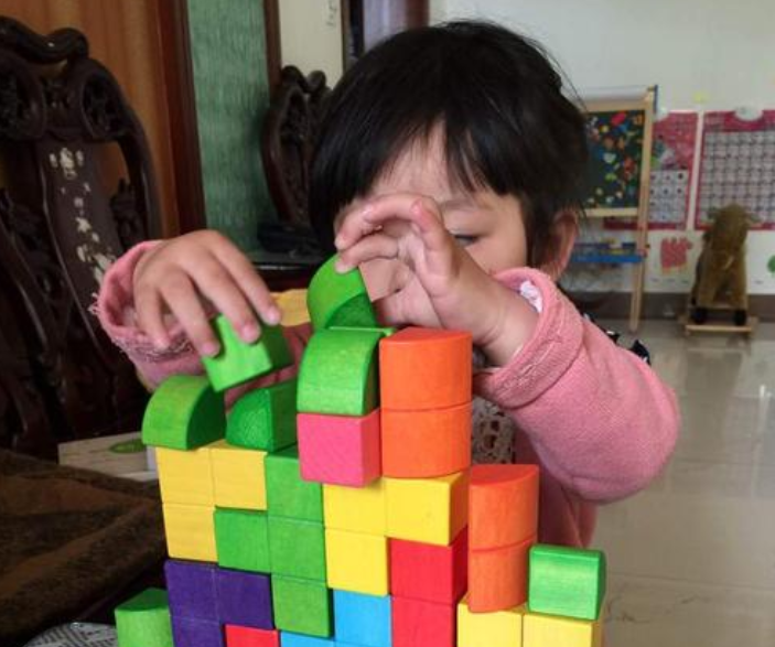 要想知道孩子智商如何，看他的“手”就能知道一二，家长不妨看看