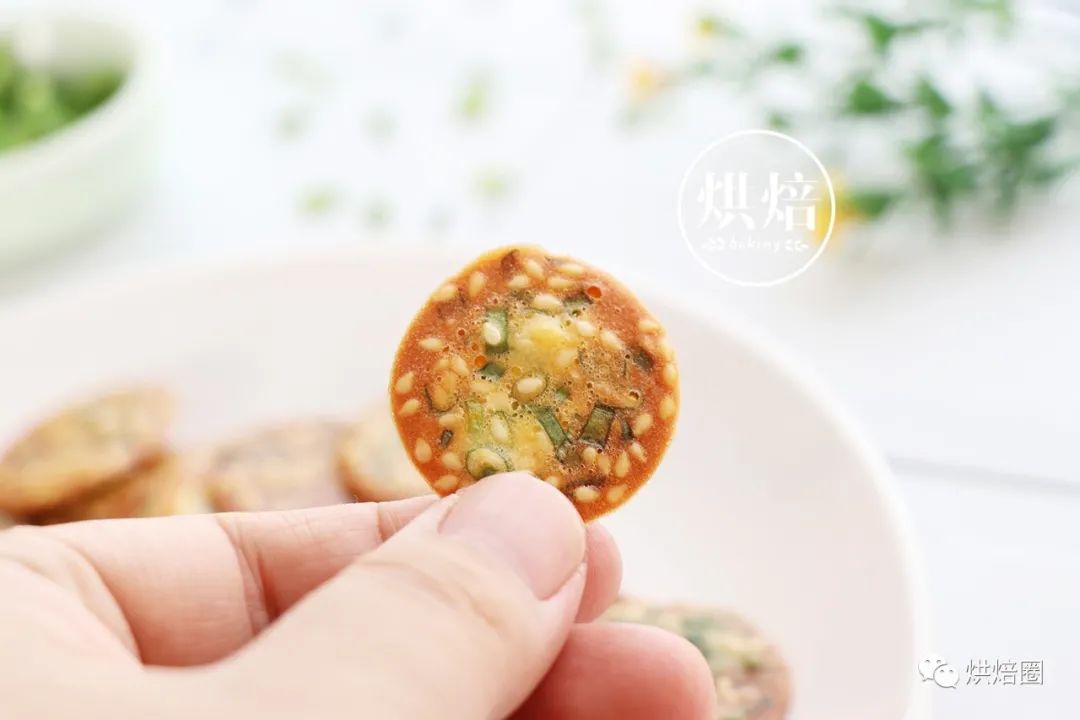 超簡單小朋友都能做的香蔥薄脆餅再也不去超市買了