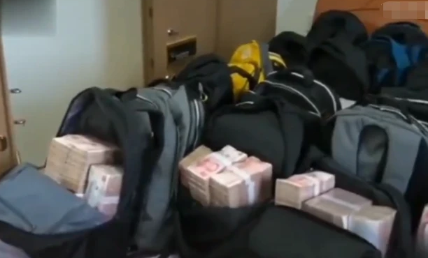 全款买房花费1亿3000万，地产公司全体上门搬运现