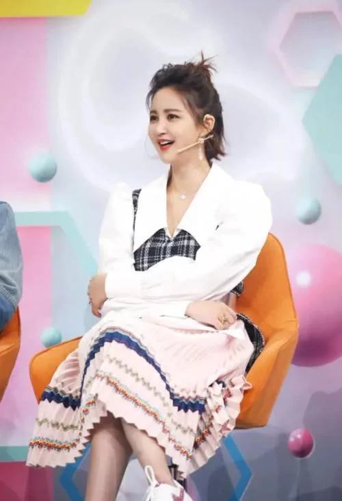 图文 有种 整容 叫结婚4年 袁弘还是原来的模样 张歆艺却换了个人 袁弘的长相复原图 Www Bagua5 Net