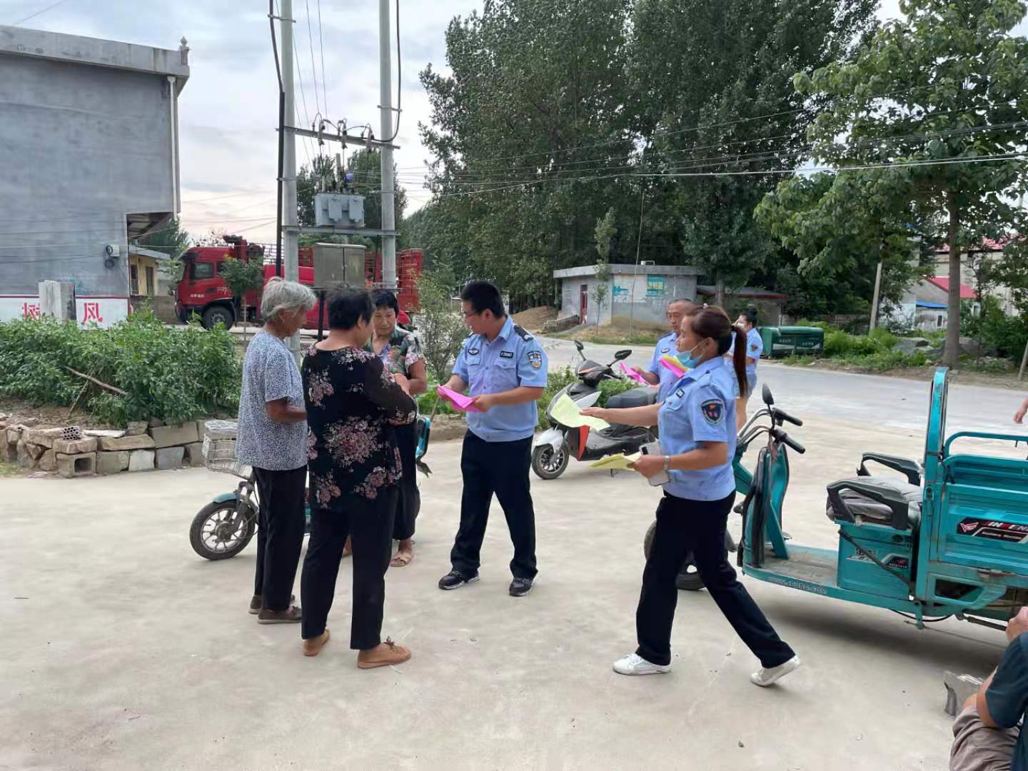 郑城镇：微网格推进微治理 搭建服务群众连心桥